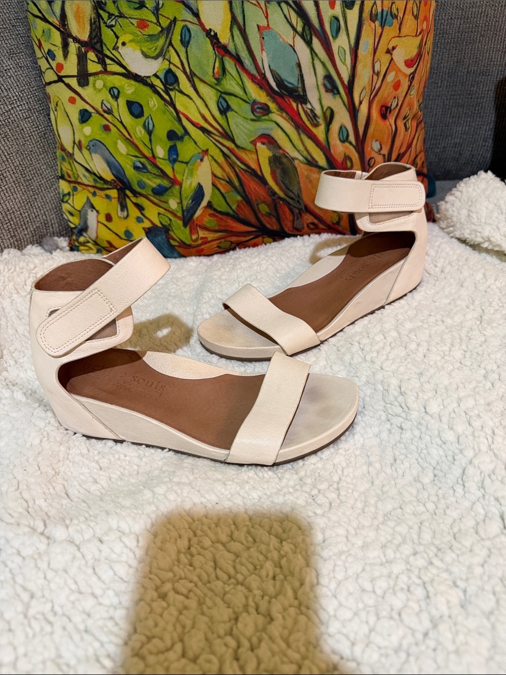 Gentle Souls-Womens Ankle-Strap Wedge Sandals in Cream - Picture 2 of 7